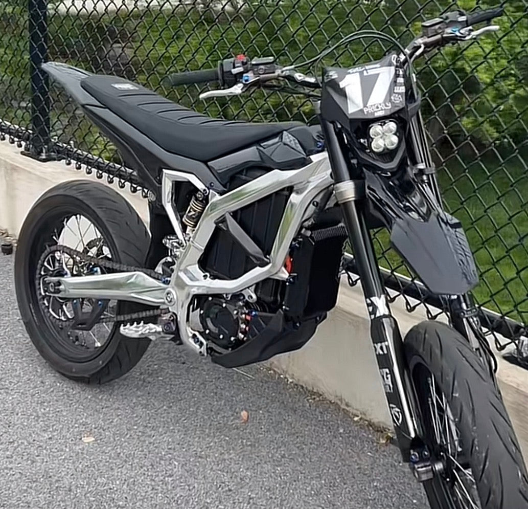 Ultra bee wheel supermotos